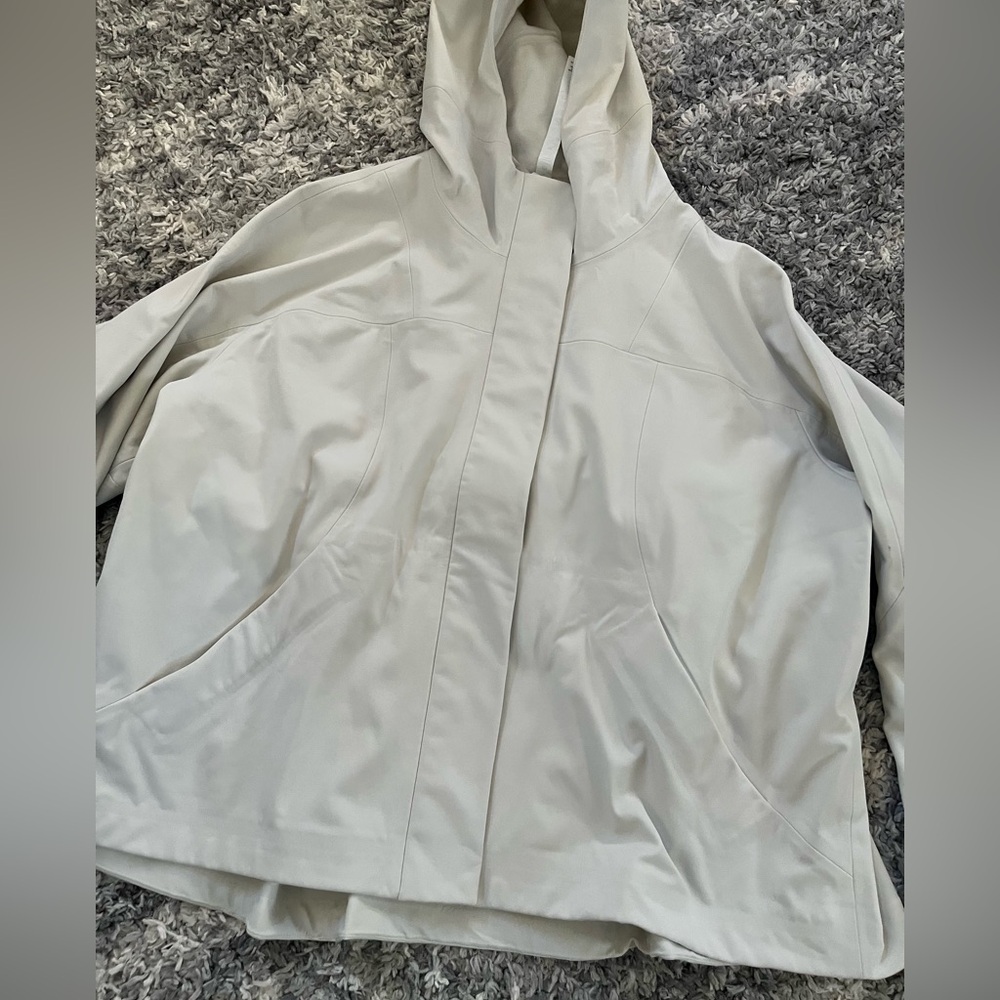 LULULEMON ATHLETICA Women’s RepelShell Cinch-Back Rain Jacket Light Ivory SZ 14 - Picture 4 of 10
